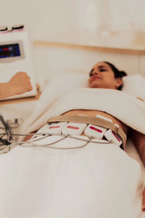 Machine Lipolaser Pad treatment at Unik Beauty